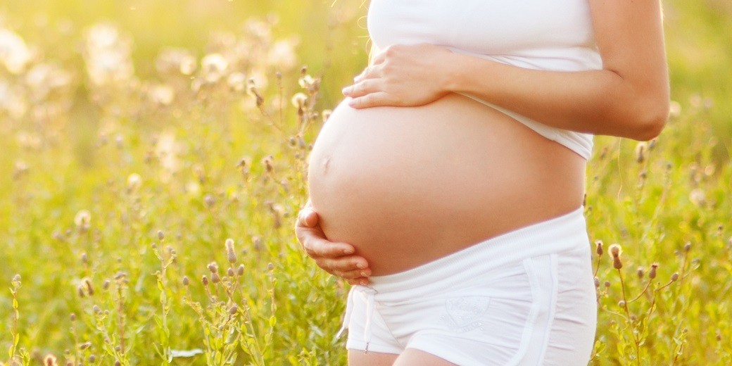 pregnant belly crop 1040